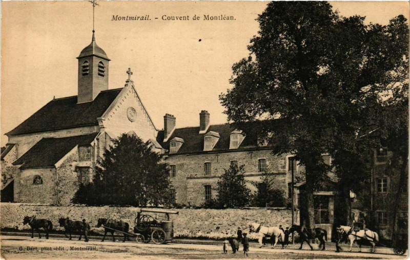 Carte postale ancienne Montmirail Couvent de Montléan à Montmirail