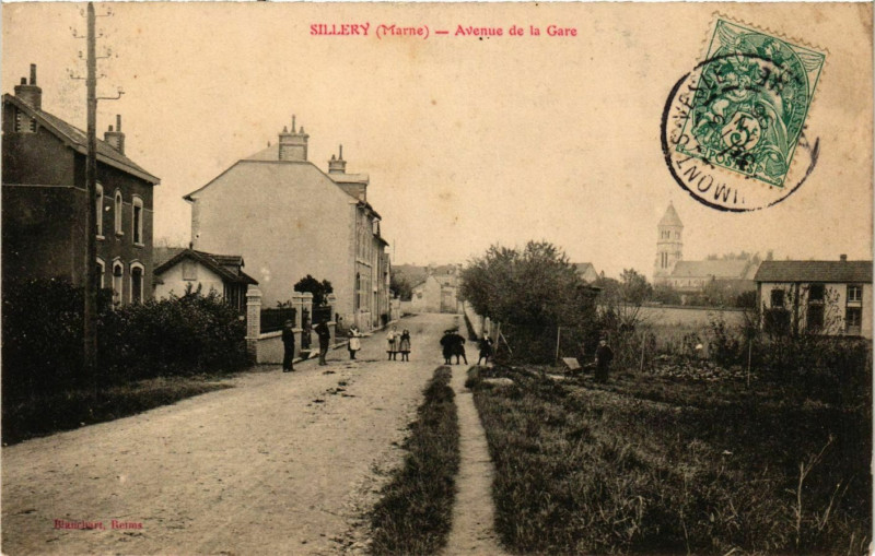 Carte postale ancienne Sillery Avenue de la Gare à Sillery
