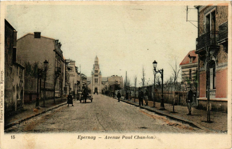 Carte postale ancienne Epernay Avenue Paul Chandon à Épernay