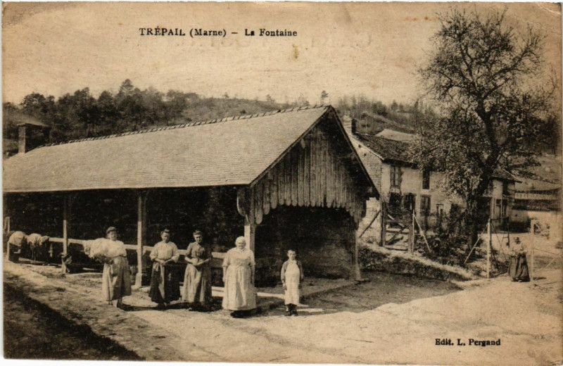 Carte postale ancienne Trepail-La Fontaine à Trépail