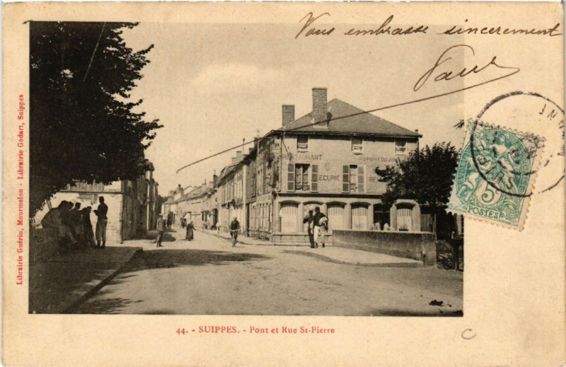 Carte postale ancienne Suippes-Pont et Rue Saint-Pierre à Saint-Pierre