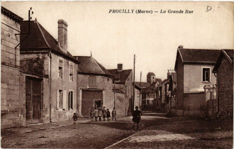 Carte postale ancienne Prouilly Marne-La Grande Rue à Prouilly