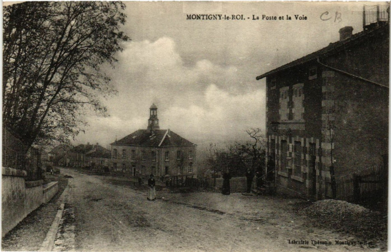 Carte postale ancienne Montigny-le-Roi La Poste et la Voie