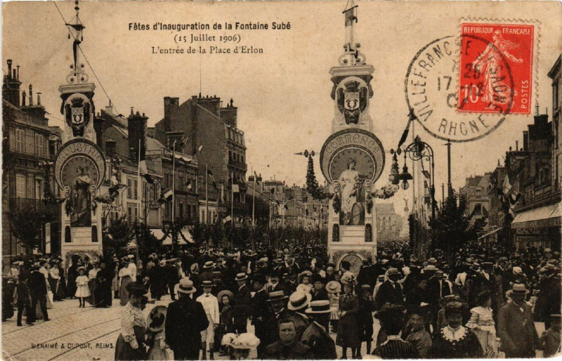 Carte postale ancienne L'Entrée de la Place d'Erlon