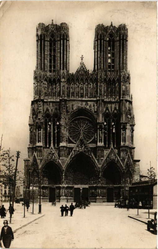 Carte postale ancienne Reims-La Cathédrale à Reims