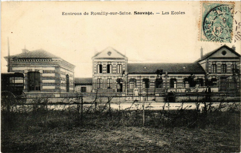 Carte postale ancienne Env. de Romilly sur Seine Sauvage-Les Ecoles