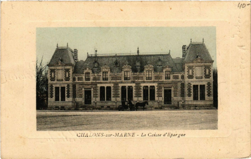 Carte postale ancienne Chalons sur Marne-La Caisse d'Epargne à Isse