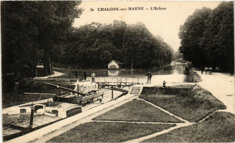 Carte postale ancienne Chalons sur Marne-L'Ecluse