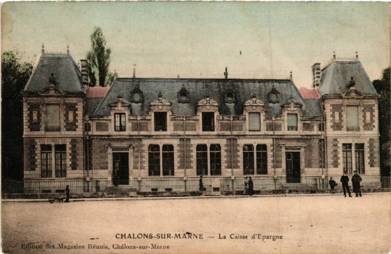 Carte postale ancienne Chalons sur Marne La Caisse d'Epargne à Isse