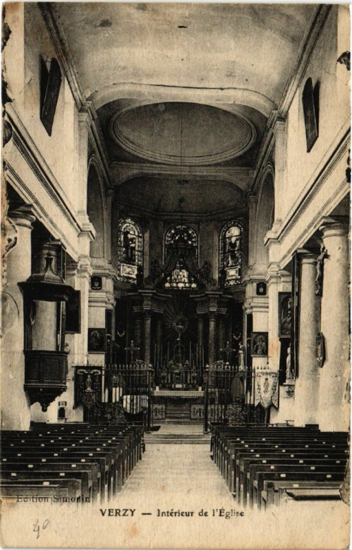 Carte postale ancienne Verzy Interieur de l'Eglise à Verzy