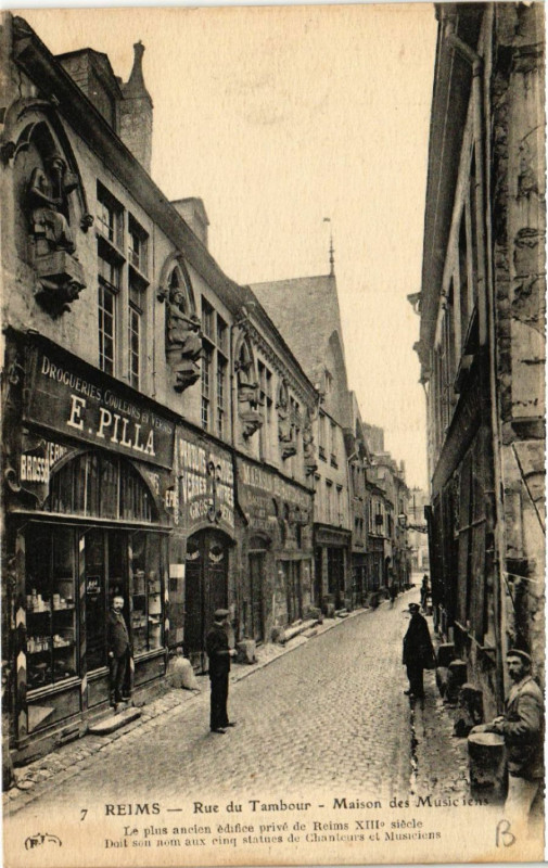 Carte postale ancienne Reims Rue du Tambour Maison des Musiciens à Reims