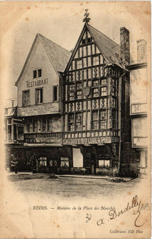 Carte postale ancienne Reims Maisons de la Place des Marches à Reims