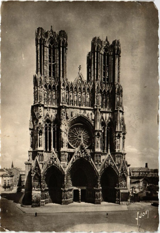 Carte postale ancienne Reims La Cathédrale à Reims
