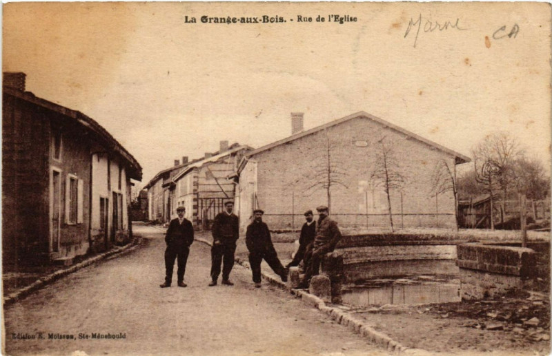 Carte postale ancienne La Grange-aux-Bois Rue de l'Eglise