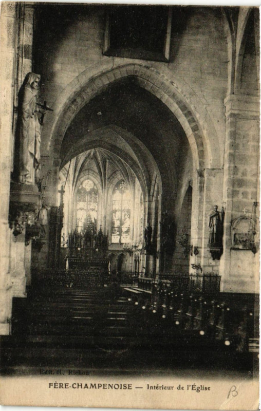 Carte postale ancienne Fere-Champenoise Interieur de l'Eglise à Fère-Champenoise