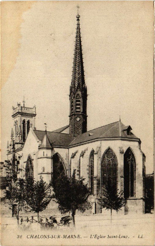 Carte postale ancienne Chalons sur Marne L'Eglise Saint-Loup à Saint-Loup