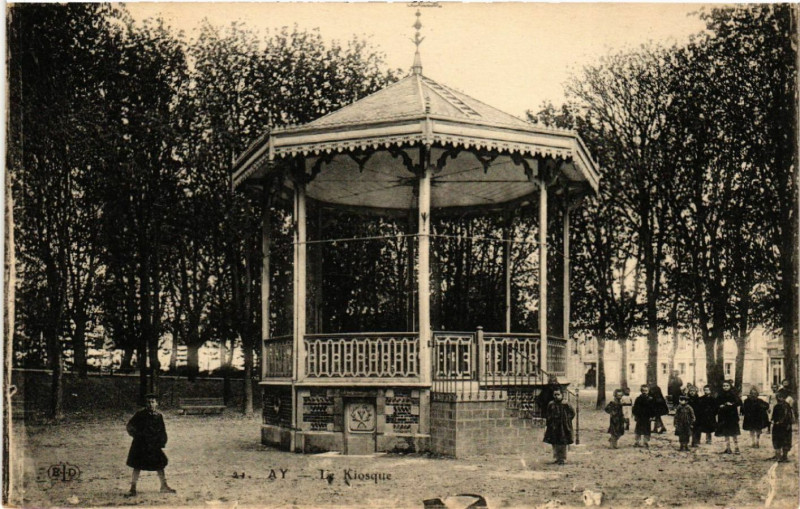 Carte postale ancienne Ay Le Kiosque