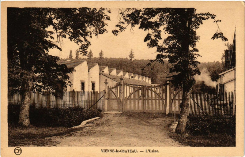 Carte postale ancienne Vienne le Chateau L'Usine