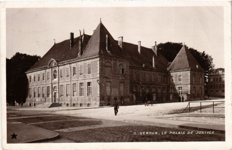 Carte postale ancienne Verdun Le Palais de Justice