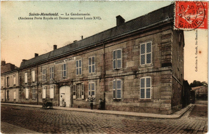 Carte postale ancienne Sainte-Menehould La Gendarmerie à Sainte-Menehould
