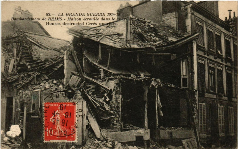 Carte postale ancienne Reims Maison ecoulée dans le quartier à Reims