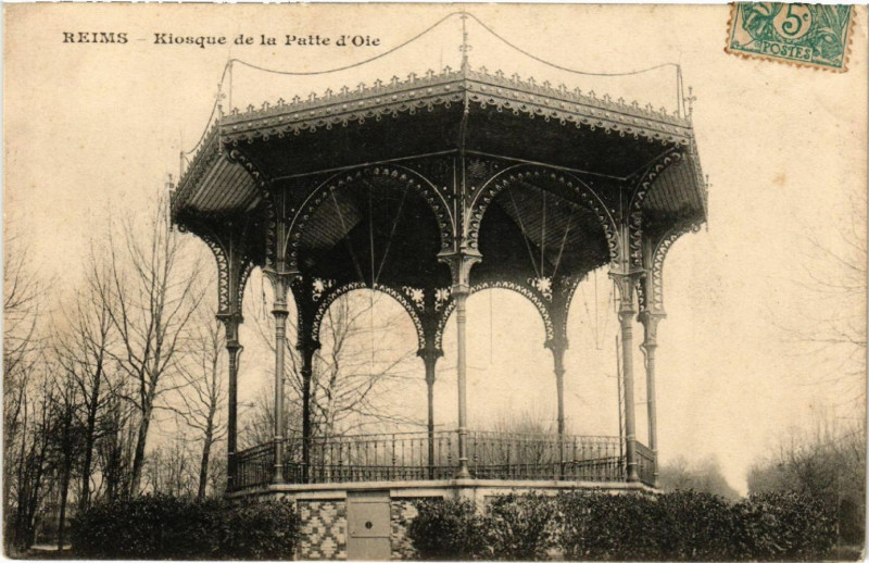 Carte postale ancienne Reims Kiosque de la Patte d'Oie à Reims