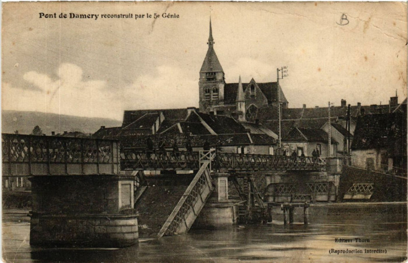 Carte postale ancienne Pont de Damery reconstruit par le 5e Genie à Damery