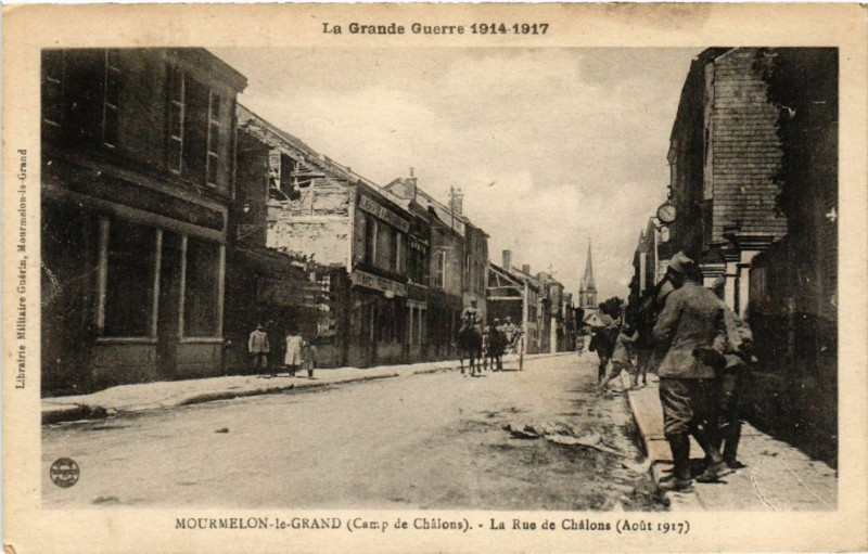 Carte postale ancienne Mourmelon-le-Grand La Rue de Chalons à Mourmelon-le-Grand