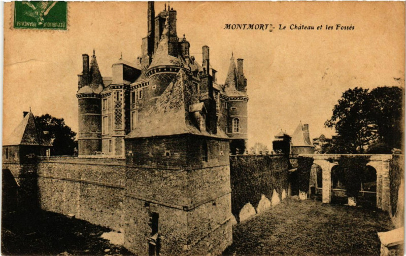 Carte postale ancienne Montmort Le Chateau et les Fosses
