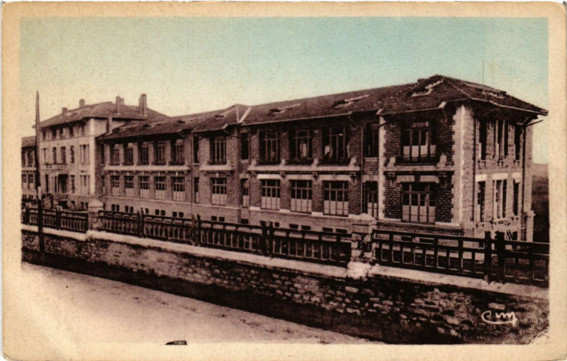 Carte postale ancienne La Guiche Sanatorium facade nord