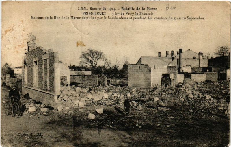 Carte postale ancienne Frignicourt Maisons de la Rue de la Marne à Frignicourt