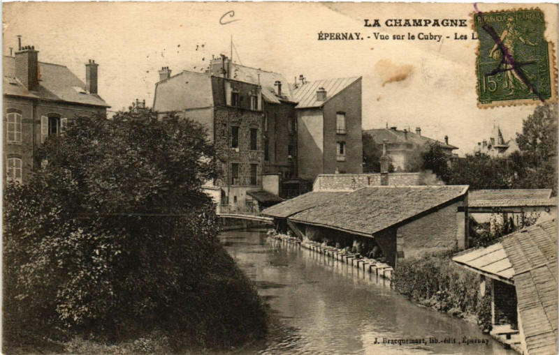 Carte postale ancienne Epernay Vue sur le Cubry à Épernay