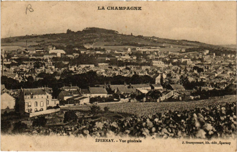 Carte postale ancienne Epernay Vue générale à Épernay