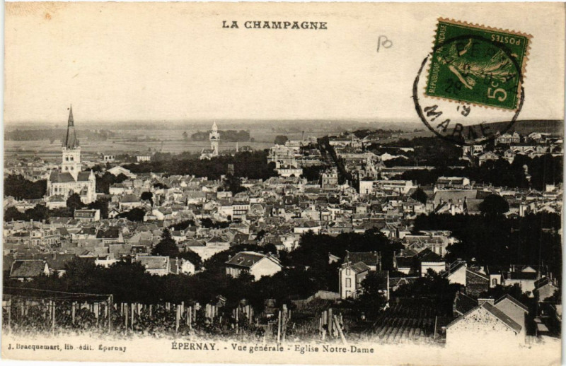 Carte postale ancienne Epernay Vue générale Eglise Notre-Dame à Épernay