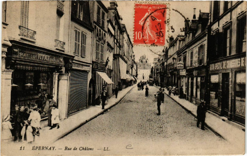Carte postale ancienne Epernay Rue de Chalons à Épernay
