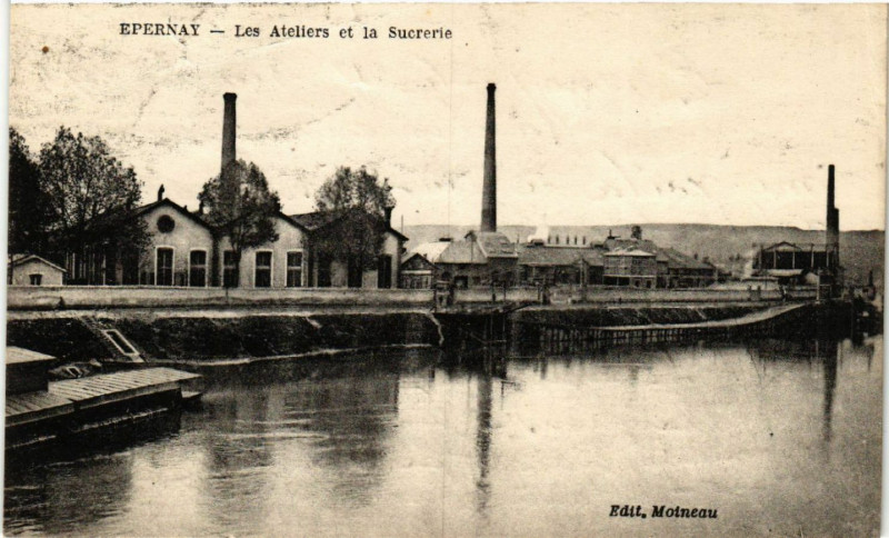 Carte postale ancienne Epernay Les Ateliers et la Sucrerie à Épernay