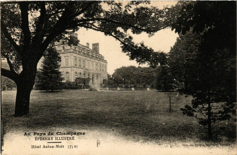 Carte postale ancienne Epernay Hotel Auban-Moet à Épernay