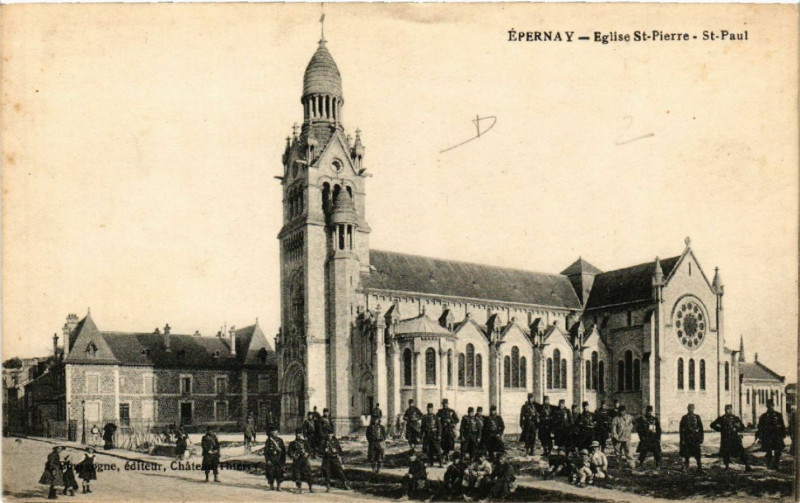 Carte postale ancienne Epernay Eglise Saint-Pierre-St.Paul à Épernay