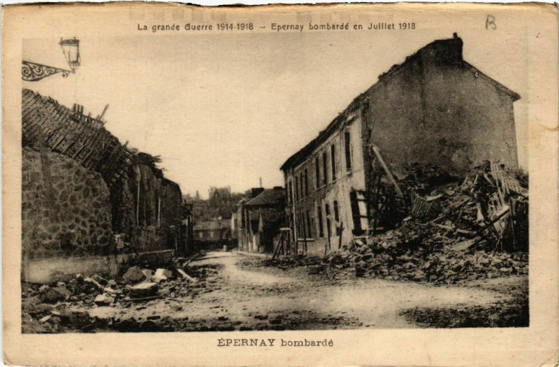 Carte postale ancienne Epernay Bombardé à Épernay