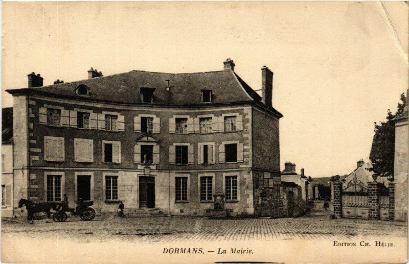 Carte postale ancienne Dormans La Mairie à Dormans
