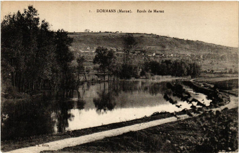 Carte postale ancienne Dormans Bords de Marne à Dormans