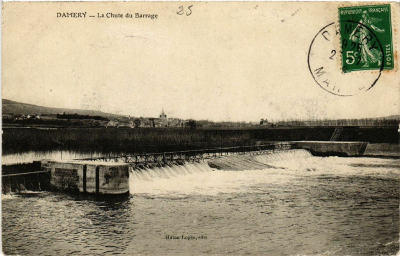 Carte postale ancienne Damery La Chute du Barrage à Damery