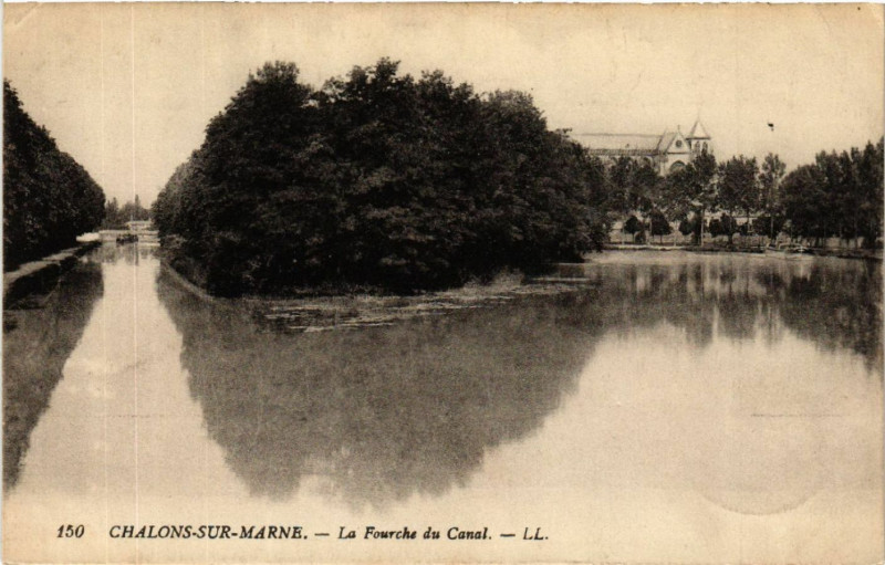 Carte postale ancienne Chalons sur Marne La Fourche du Canal