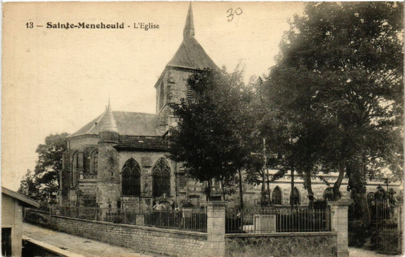 Carte postale ancienne Sainte-Menehould L'Eglise à Sainte-Menehould