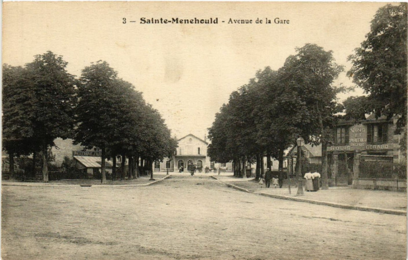 Carte postale ancienne Sainte-Menehould Avenue de la Gare à Sainte-Menehould