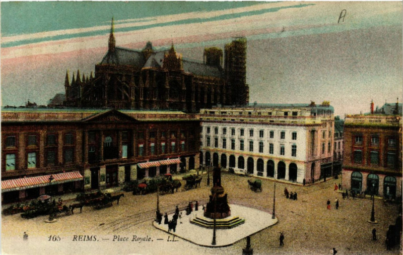 Carte postale ancienne Reims Place Royale à Reims