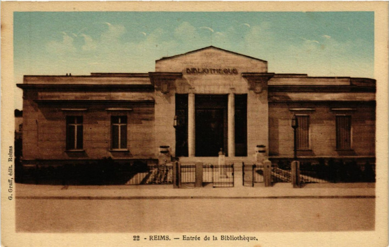 Carte postale ancienne Reims Entrée de la Bibliotheque à Reims