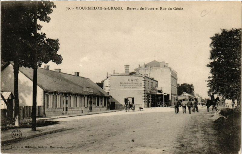 Carte postale ancienne Mourmelon-le-Grand Bureau de Poste et Rue du Genie à Mourmelon-le-Grand
