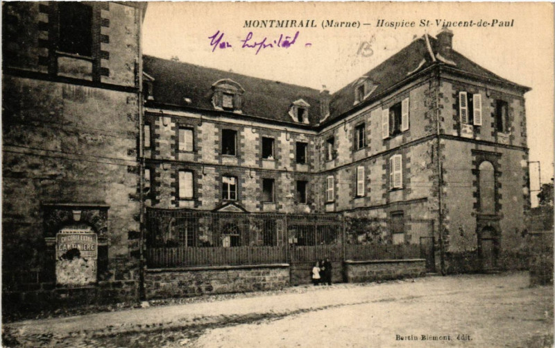 Carte postale ancienne Montmirail Hospice Saint-Vincent de Paul à Montmirail