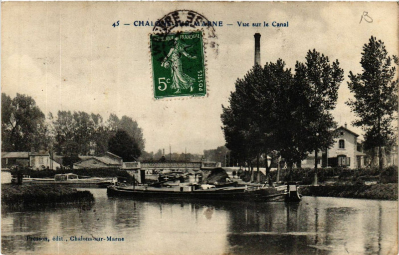 Carte postale ancienne Chalons sur Marne Vue sur le Canal